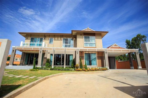 Casa de 5 dormitorios en Pattaya, Tailandia № 20174 - foto 2