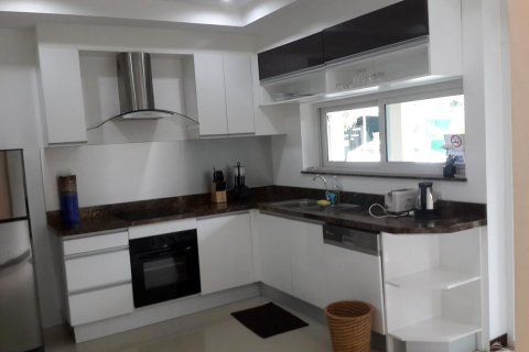 Casa de 4 dormitorios en Jomtien Beach, Pattaya, Tailandia № 24096 - foto 2