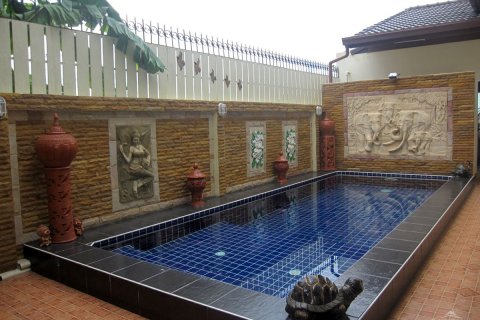 Casa de 5 dormitorios en Pattaya, Tailandia № 22941 - foto 27