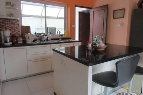 Casa de 4 dormitorios en Pattaya, Tailandia № 21627 - foto 25