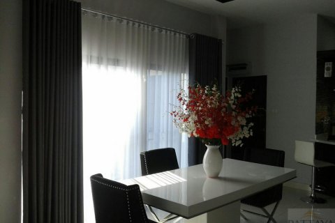 Casa de 4 dormitorios en Pattaya, Tailandia № 21075 - foto 4