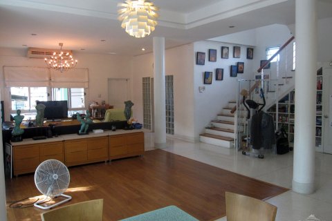 Casa de 3 dormitorios en Pattaya, Tailandia № 23181 - foto 4