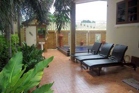 Casa de 5 dormitorios en Pattaya, Tailandia № 22941 - foto 28
