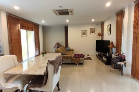 Casa de 5 dormitorios en Pattaya, Tailandia № 22205 - foto 9
