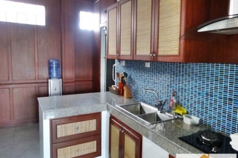 Casa de 4 dormitorios en Pattaya, Tailandia № 21041 - foto 6