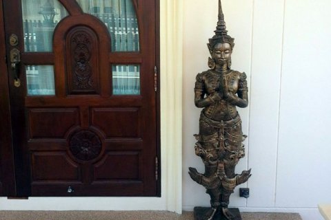 Casa de 4 dormitorios en Pattaya, Tailandia № 24314 - foto 11