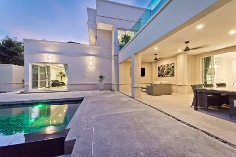 Casa de 5 dormitorios en Pattaya, Tailandia № 21797 - foto 26