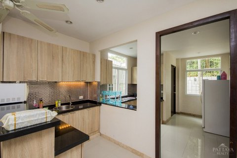 Casa de 4 dormitorios en Pattaya, Tailandia № 23233 - foto 11