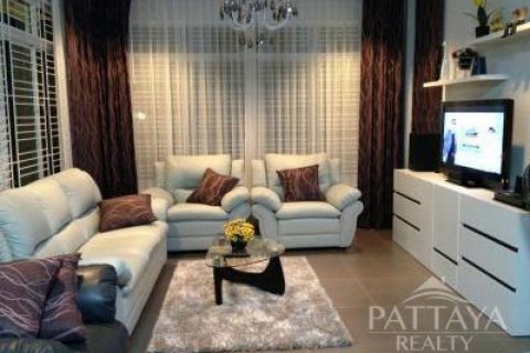 Casa de 3 dormitorios en Pattaya, Tailandia № 24384 - foto 10