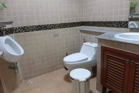 Casa de 3 dormitorios en Pattaya, Tailandia № 22196 - foto 17