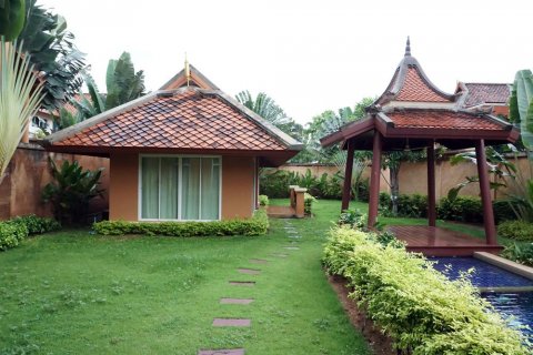 Casa de 5 dormitorios en Pattaya, Tailandia № 20790 - foto 4