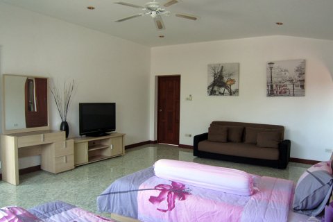 Casa de 5 dormitorios en Pattaya, Tailandia № 20286 - foto 26