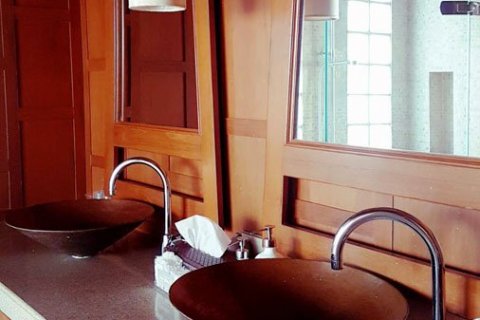 Casa de 5 dormitorios en Pattaya, Tailandia № 20733 - foto 17
