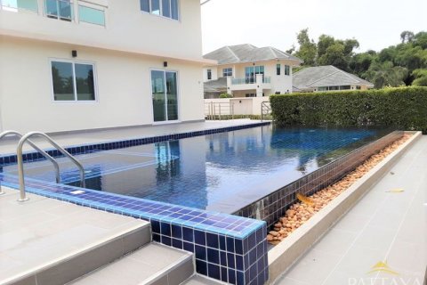 Casa de 3 dormitorios en Pattaya, Tailandia № 21538 - foto 2
