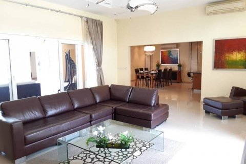 Casa de 5 dormitorios en Pattaya, Tailandia № 22133 - foto 10