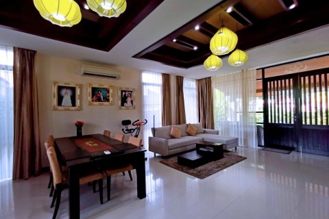 Casa de 4 dormitorios en Pattaya, Tailandia № 22575 - foto 22