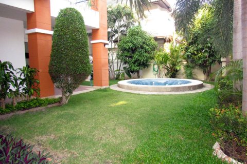 Casa de 3 dormitorios en Pattaya, Tailandia № 24227