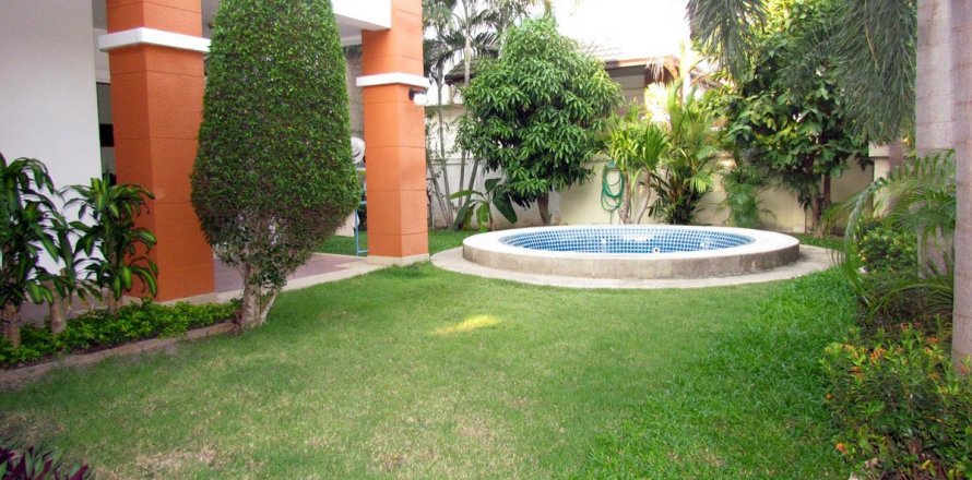 Casa de 3 dormitorios en Pattaya, Tailandia № 24227