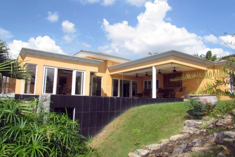 Casa de 5 dormitorios en Pattaya, Tailandia № 20120 - foto 10