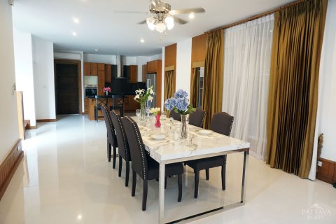 Casa de 5 dormitorios en Pattaya, Tailandia № 24359 - foto 9