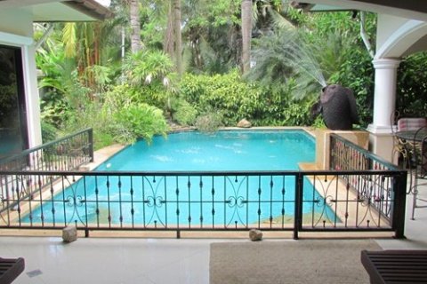 Casa de 3 dormitorios en Pattaya, Tailandia № 21050 - foto 17