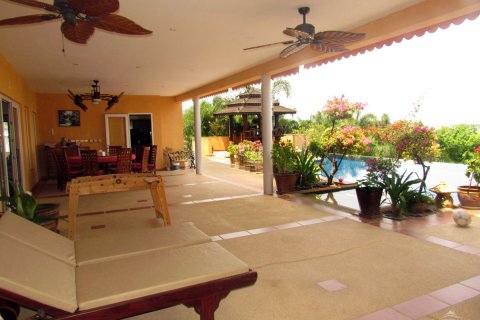 Casa de 5 dormitorios en Pattaya, Tailandia № 23797 - foto 7