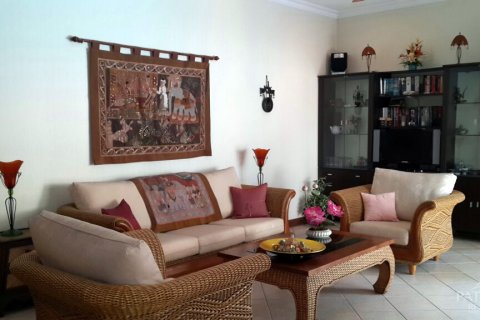 Casa de 2 dormitorios en Jomtien Beach, Pattaya, Tailandia № 24239 - foto 11