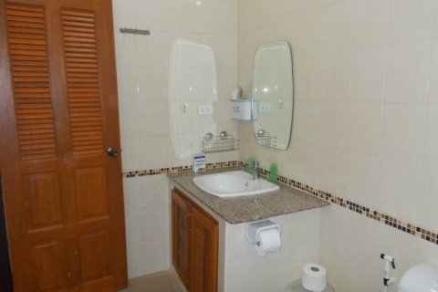 Casa de 4 dormitorios en Pattaya, Tailandia № 22172 - foto 23
