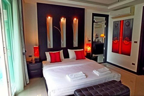 Casa de 4 dormitorios en Pattaya, Tailandia № 22326 - foto 11