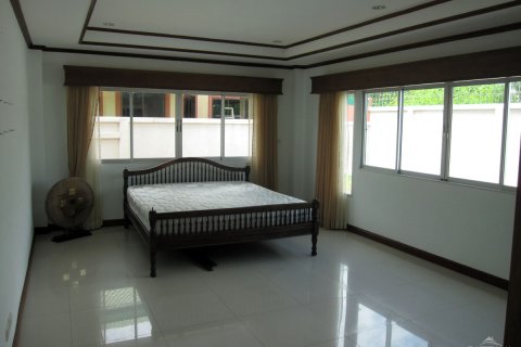 Casa de 3 dormitorios en Pattaya, Tailandia № 23256 - foto 17