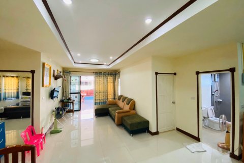 Casa de 3 dormitorios en Pattaya, Tailandia № 22363 - foto 2