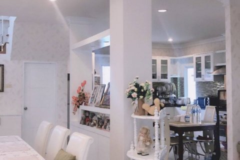 Casa de 4 dormitorios en Pattaya, Tailandia № 22252 - foto 14