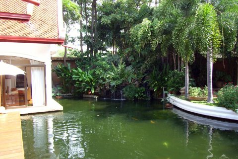 Casa de 4 dormitorios en Jomtien Beach, Pattaya, Tailandia № 20280 - foto 12