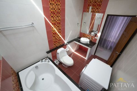 Casa de 3 dormitorios en Pattaya, Tailandia № 21306 - foto 17