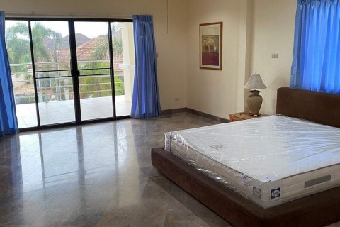 Casa de 3 dormitorios en Pattaya, Tailandia № 23690 - foto 18