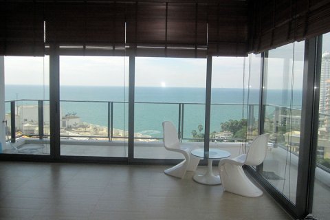 Condominio de 3 dormitorios en Pattaya, Tailandia № 23003 - foto 2