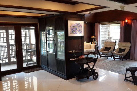 Condominio de 3 dormitorios en Jomtien Beach, Pattaya, Tailandia № 24299 - foto 2