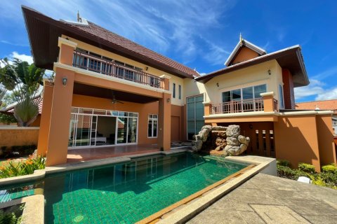 Casa de 5 dormitorios en Pattaya, Tailandia № 22413 - foto 17