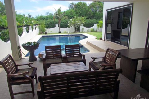 Casa de 5 dormitorios en Jomtien Beach, Pattaya, Tailandia № 19959 - foto 5