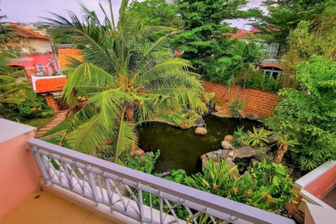 Casa de 6 dormitorios en Pattaya, Tailandia № 22391 - foto 4