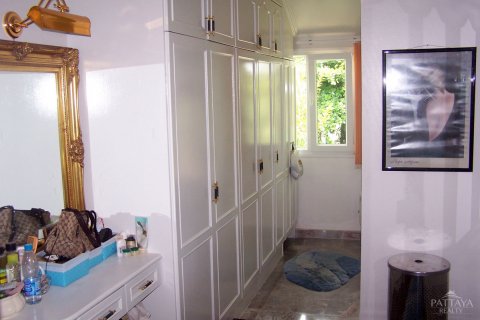 Casa de 5 dormitorios en Pattaya, Tailandia № 22825 - foto 27