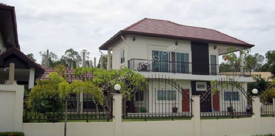 Casa de 3 dormitorios en Pattaya, Tailandia № 23547