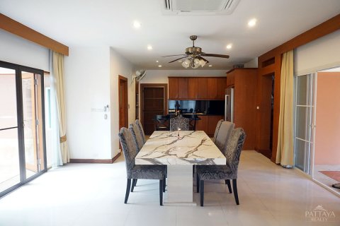 Casa de 5 dormitorios en Pattaya, Tailandia № 24360 - foto 13