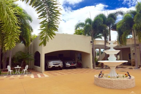 Casa de 6 dormitorios en Pattaya, Tailandia № 20166 - foto 4
