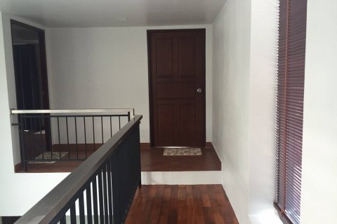 Casa de 5 dormitorios en Pattaya, Tailandia № 22186 - foto 8
