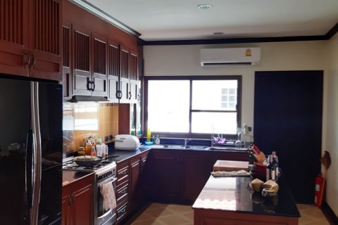 Casa de 3 dormitorios en Pattaya, Tailandia № 22407 - foto 15