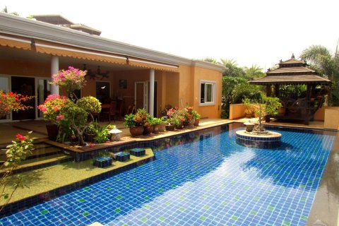 Casa de 5 dormitorios en Pattaya, Tailandia № 23797 - foto 5