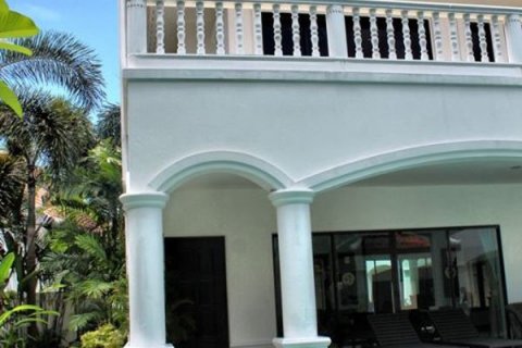 Casa de 3 dormitorios en Pattaya, Tailandia № 20140