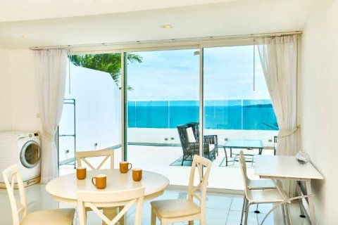 Condominio de 2 dormitorios en Pattaya, Tailandia № 21894 - foto 4