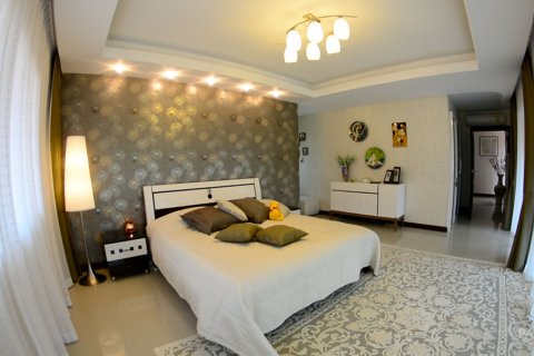 Casa de 4 dormitorios en Pattaya, Tailandia № 19691 - foto 10